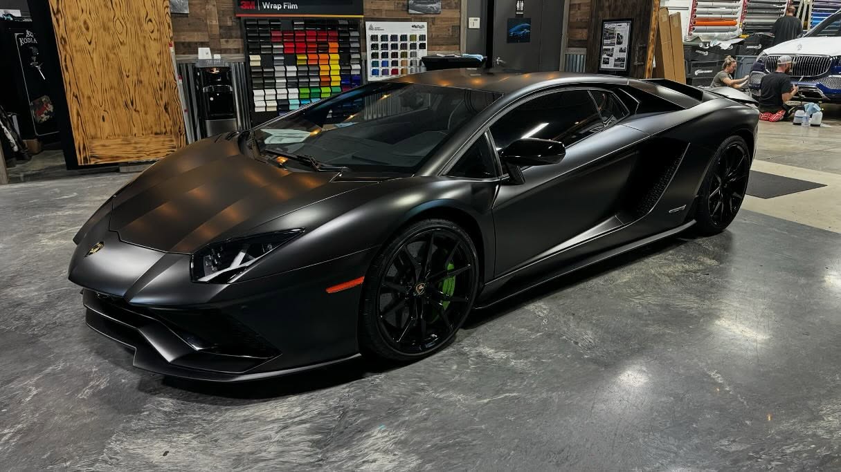 Lamborghini Huracan Matte Black